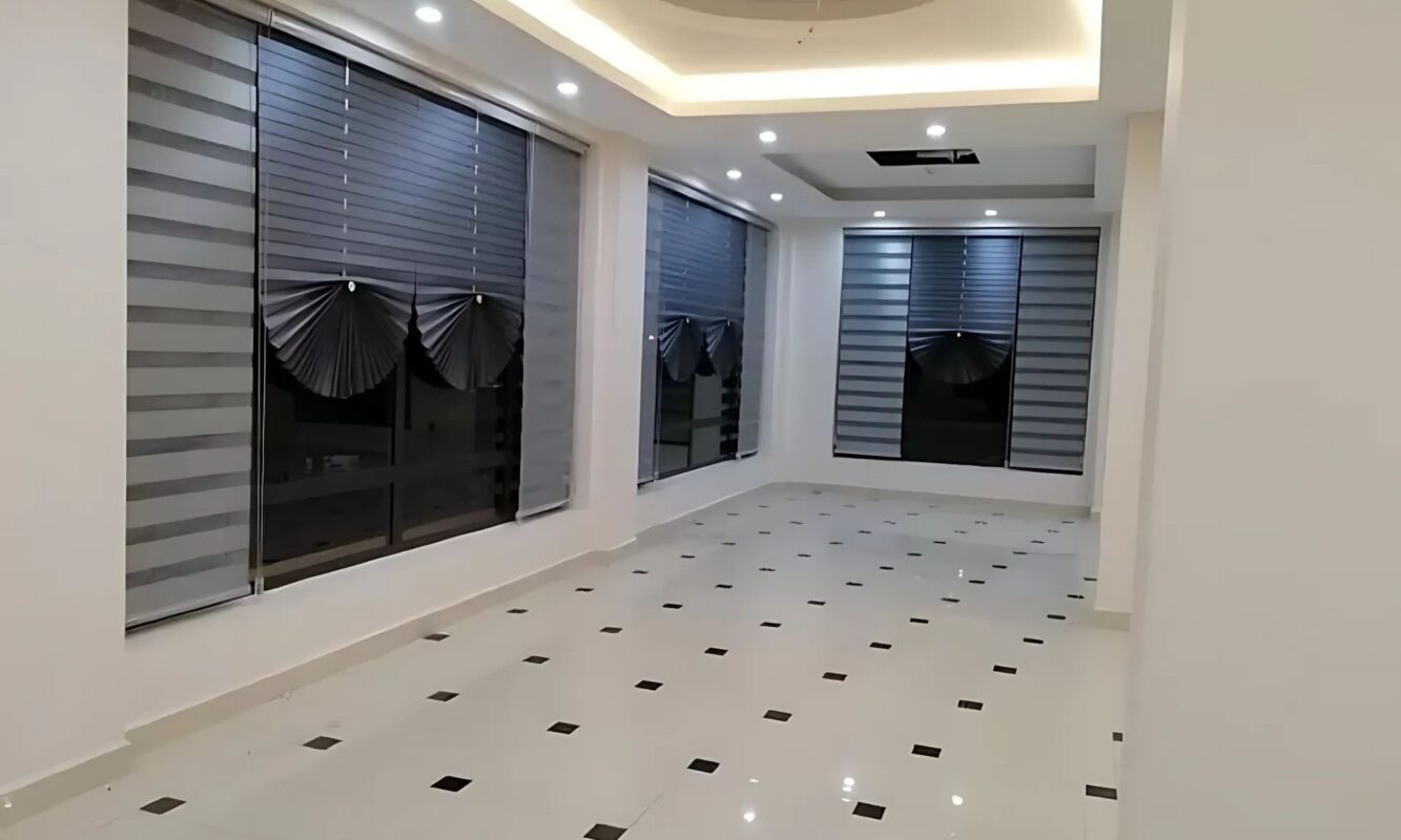 Rèm cầu vồng Roman
