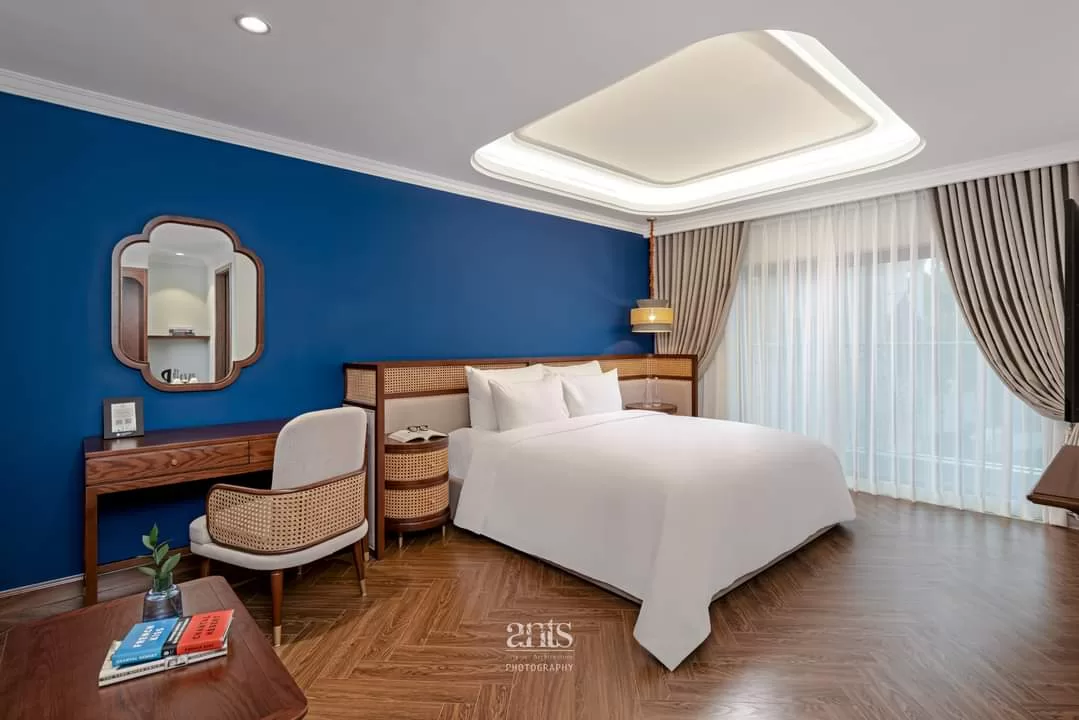 Rèm vải khách sạn Dela Seine Quảng Ninh sử dụng chất liệu cao cấp, thoáng mát, không gây kích ứng da, đảm bảo sức khỏe cho khách hàng