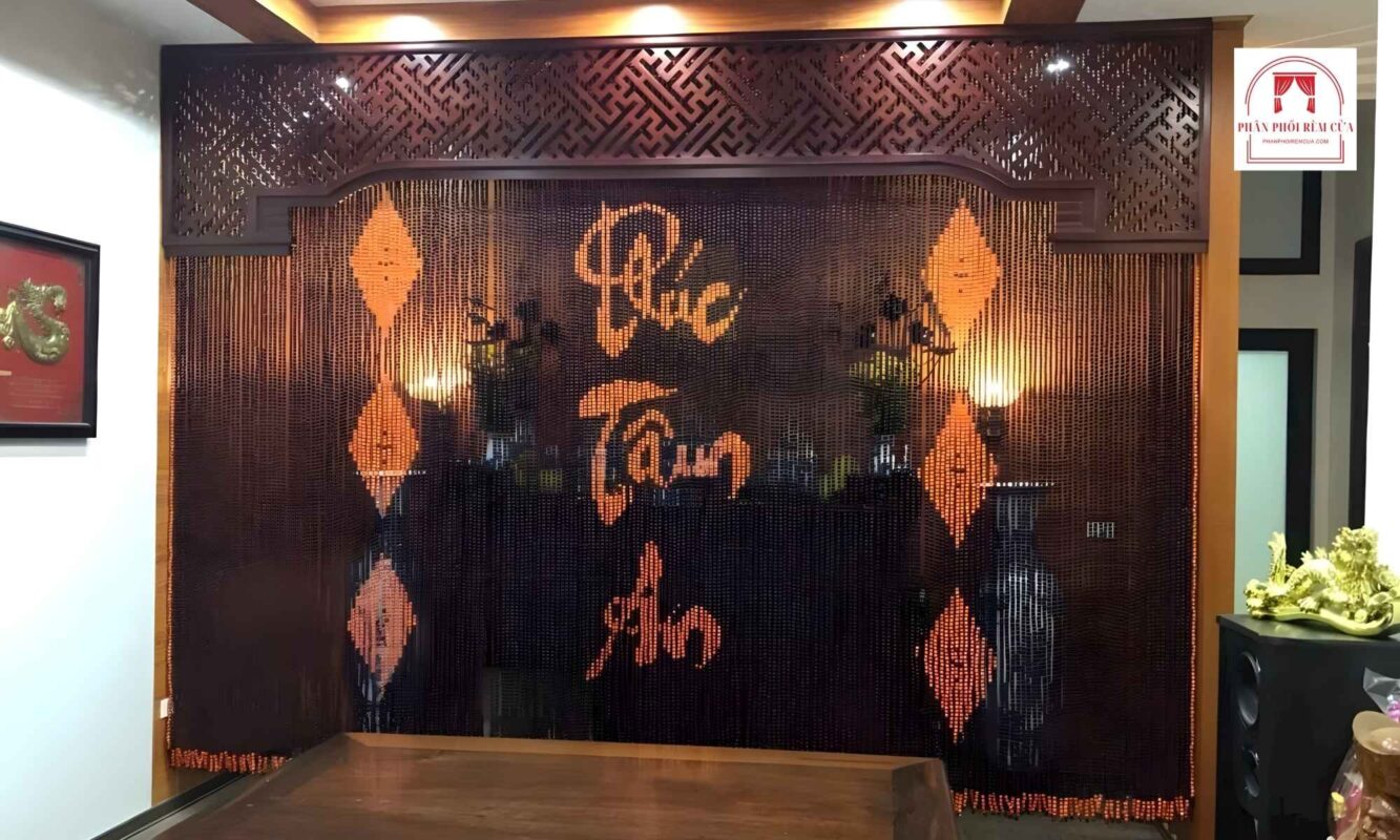 Nguyên tắc chọn màu rèm cửa phòng thờ để cân bằng ánh sáng tự nhiên và đảm bảo sự trang nghiêm