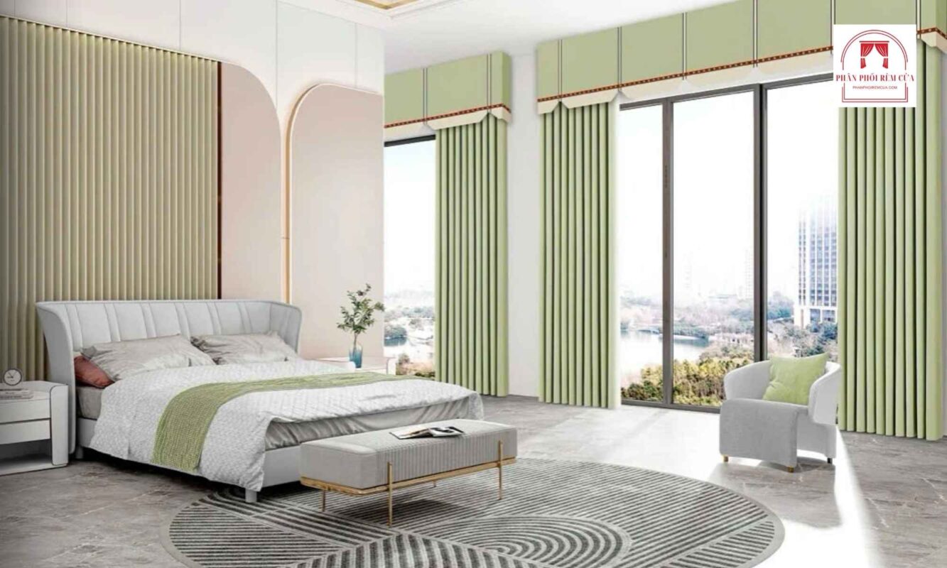 Rèm vải lớn, tông màu trung tính kết hợp với họa tiết tinh tế tạo điểm nhấn ấn tượng, sang trọng cho không gian khách sạn.
