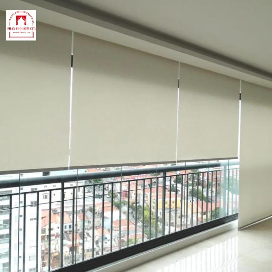 Rèm cuốn chống nắng ban công